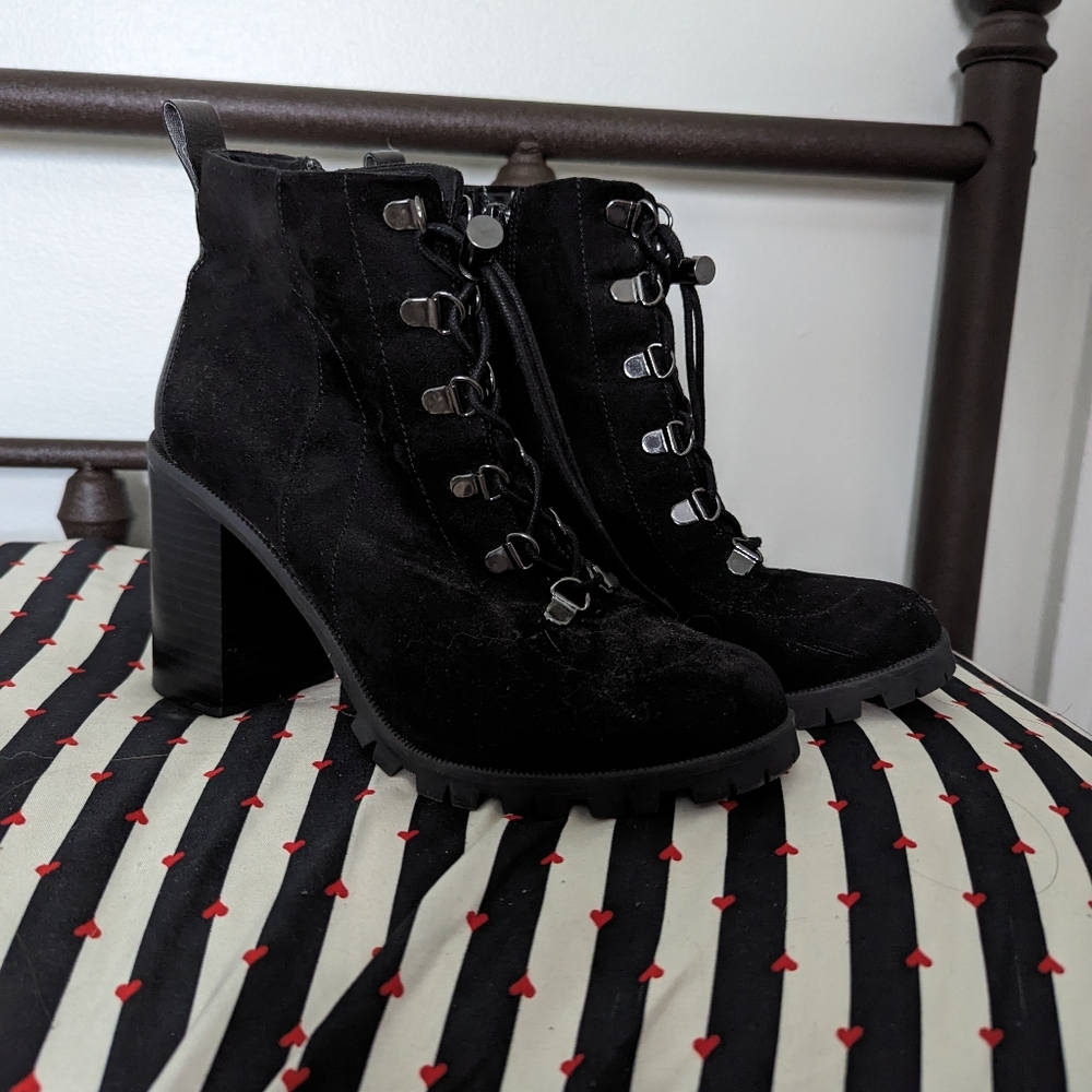 Qupid Heeled boots